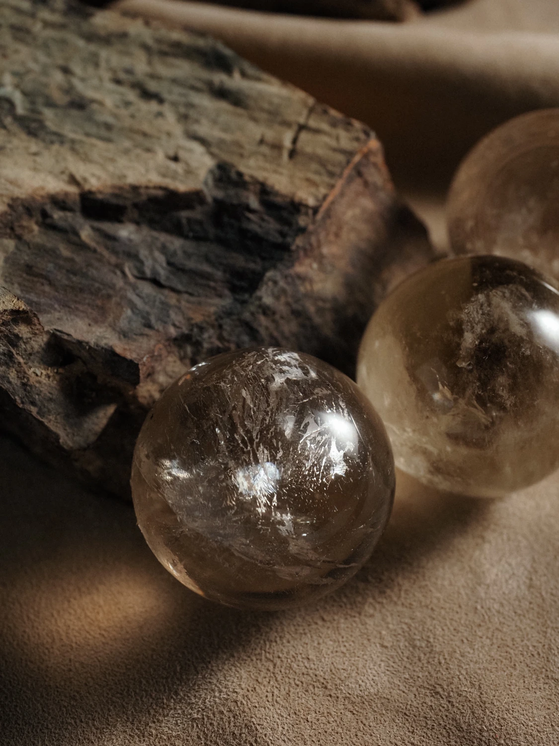 Каменный шар из Раухтопаза