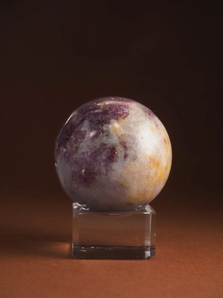 Каменный шар Турмалина