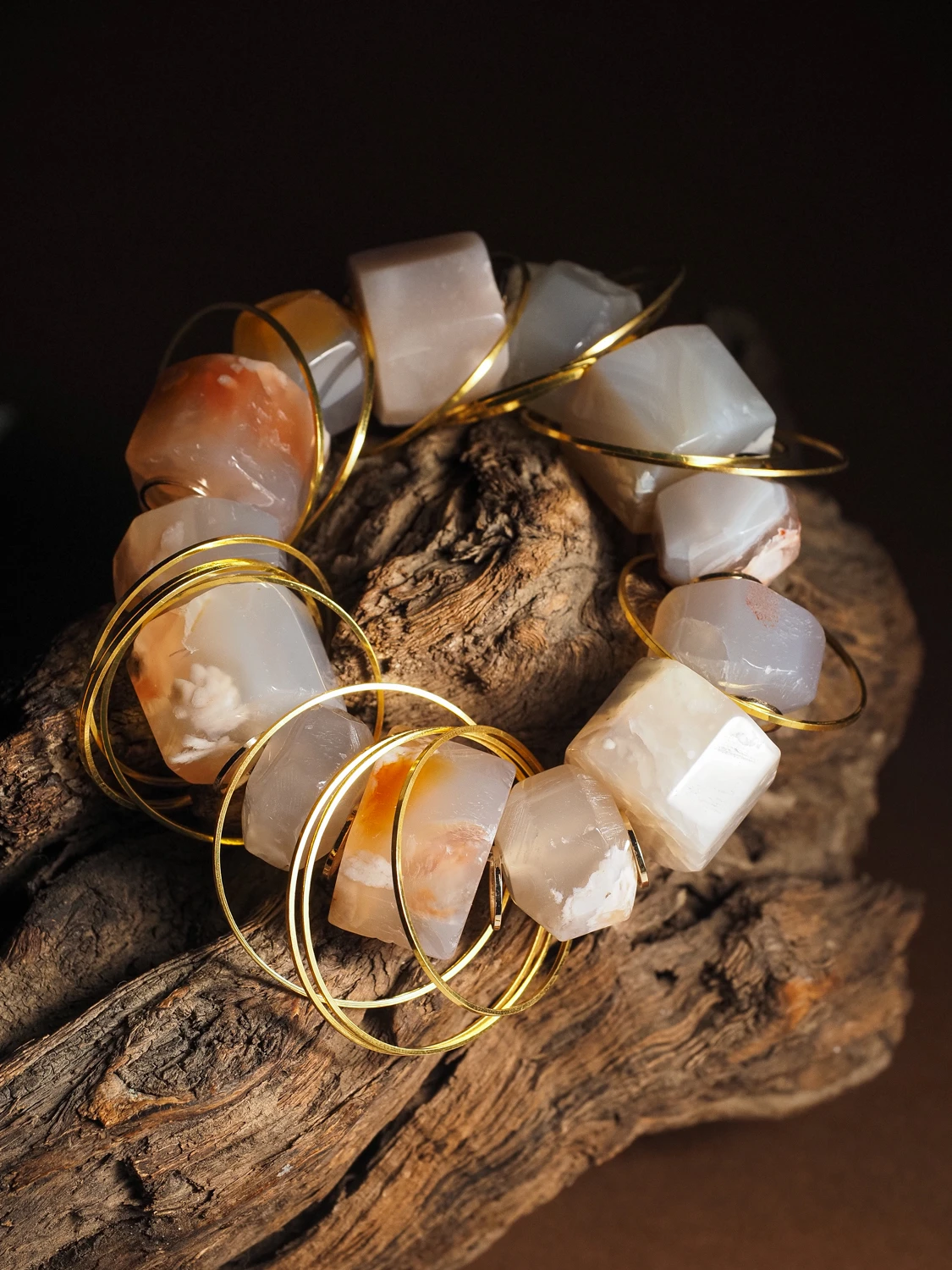 Браслет женский из Сакурового Агата