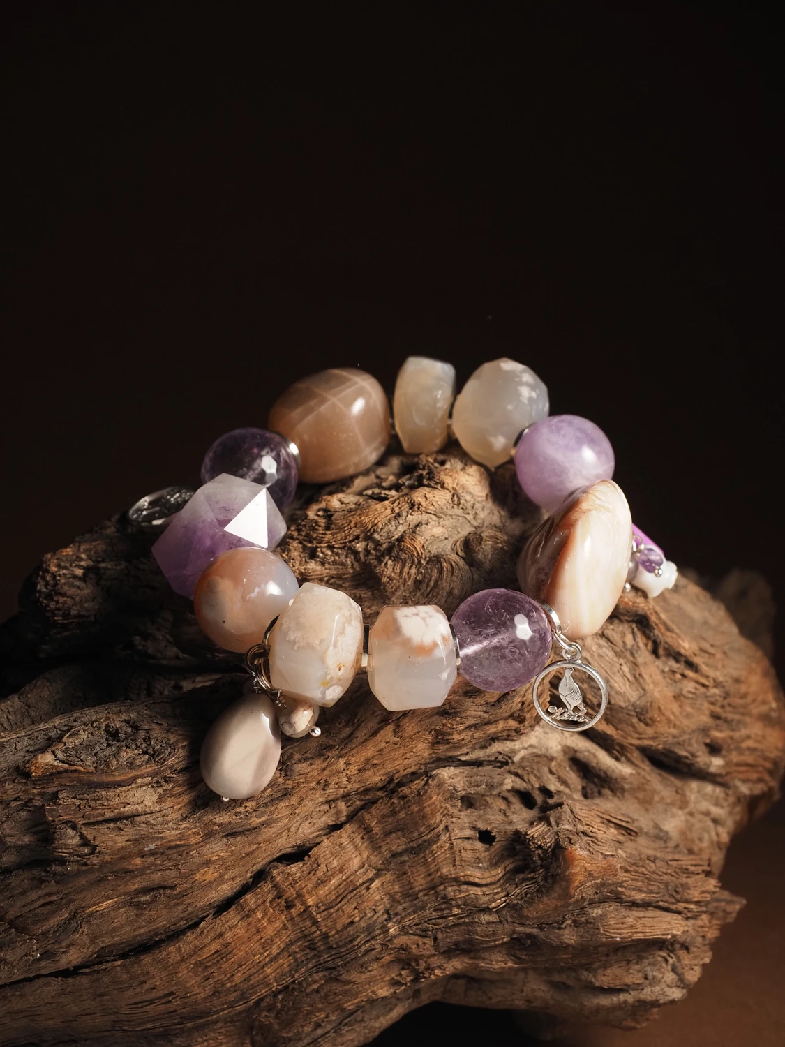 Браслет женский из Аметиста, Сакурового Агата, Перламутра и Солнечного камня