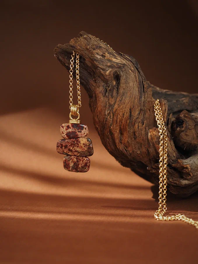 Подвеска из Яшмы