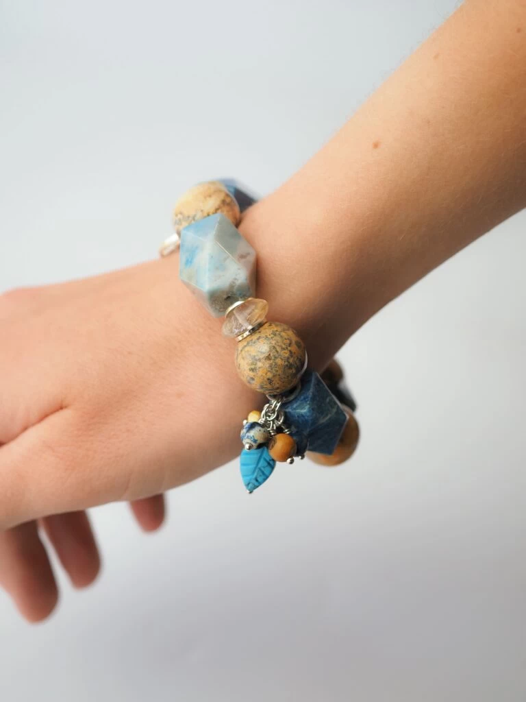 Браслет женский из Коралла, Цитрина и Яшмы