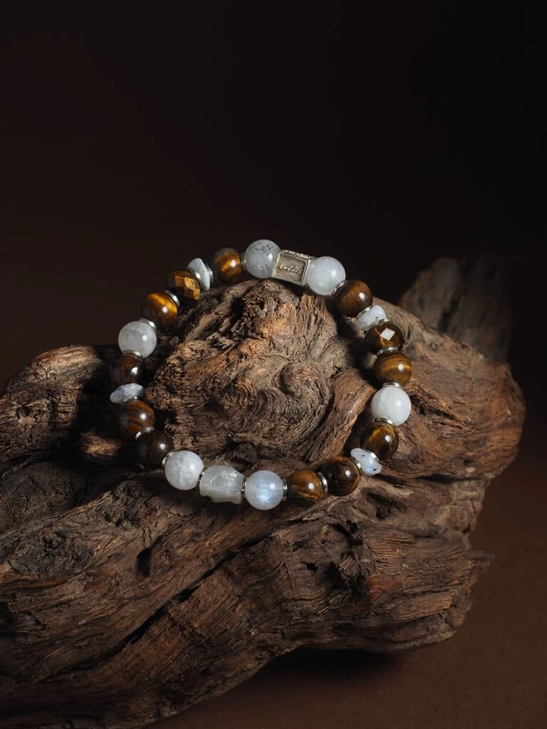 Браслет лаконичный из Адуляра (Лунный камень) и Тигрового глаза