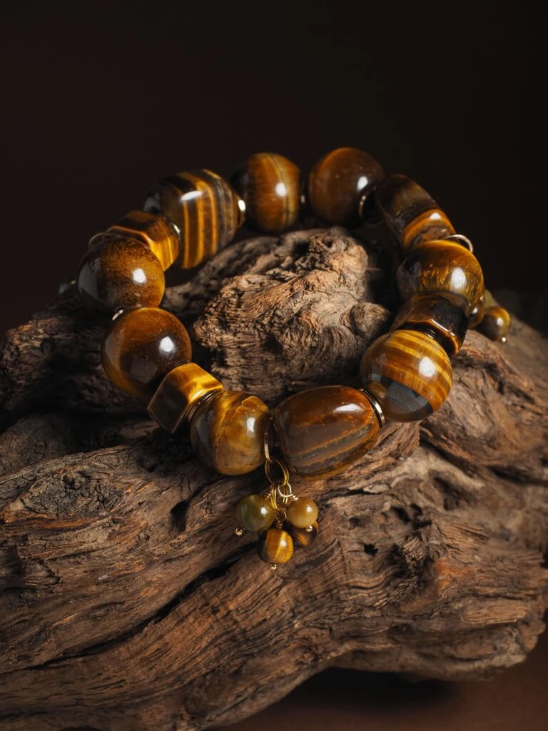 Браслет женский из Тигрового глаза