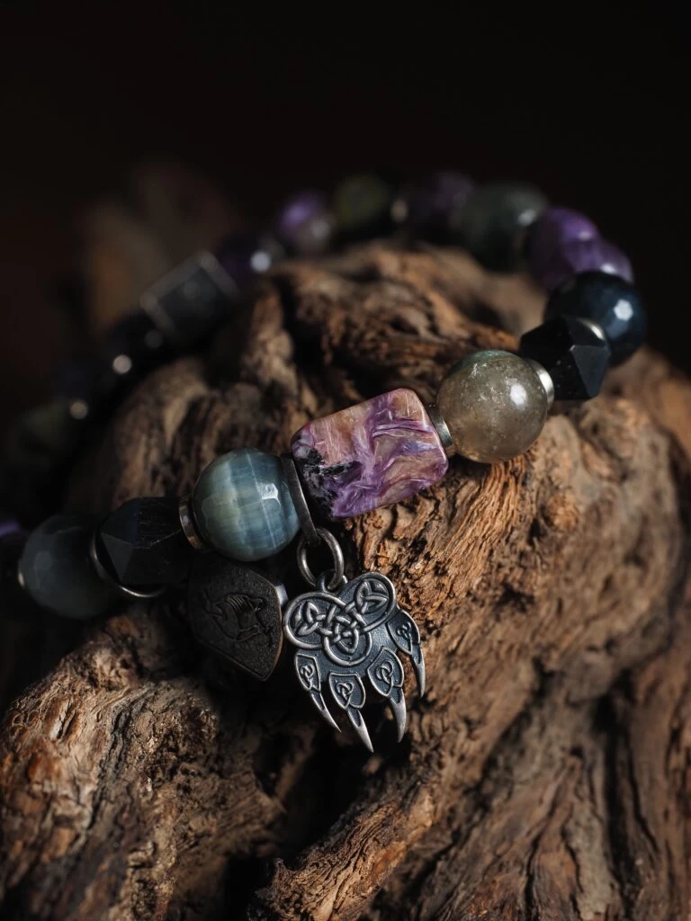 Браслет лаконичный из Аметиста, Чароита и Тигрово-соколиного глаза