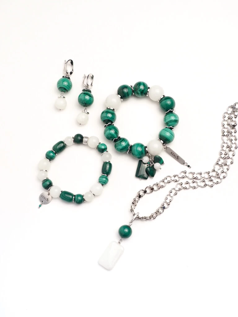 Браслет лаконичный из Малахита и Белого Нефрита