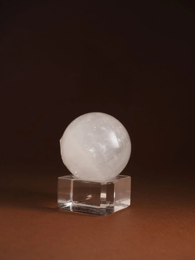 Каменный шар Горного хрусталя №1