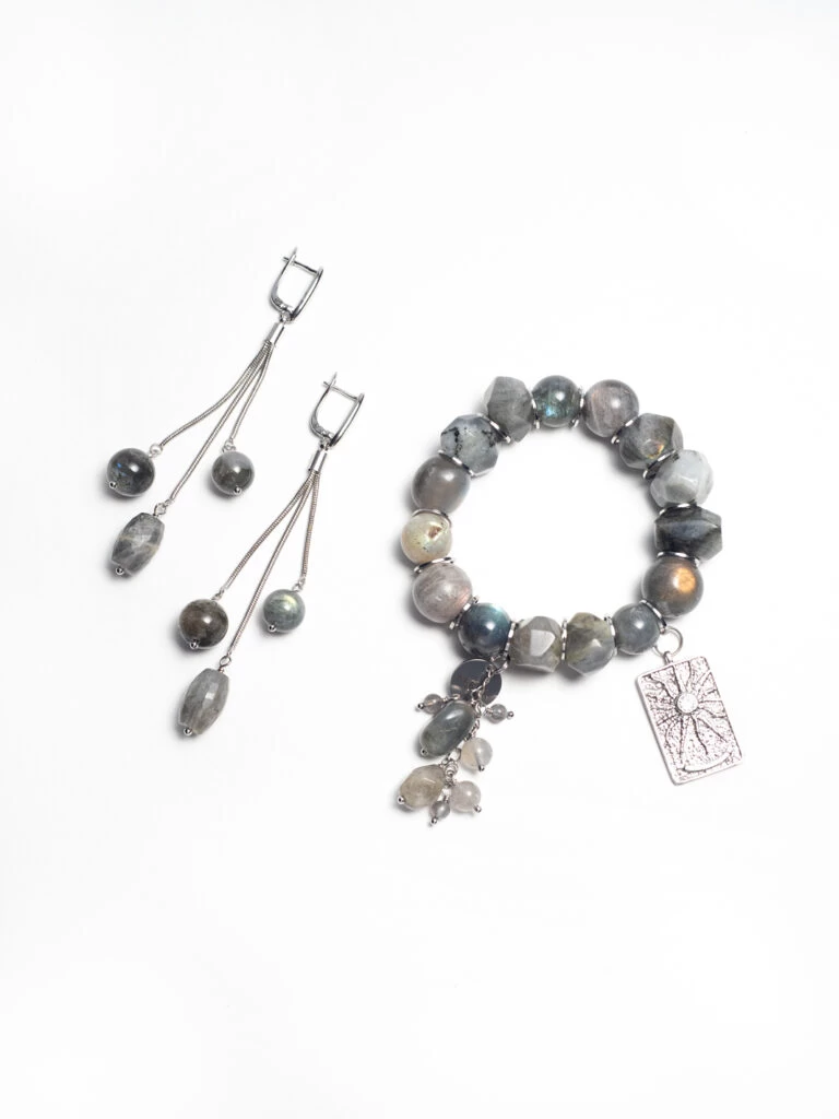 Серьги из Лабрадора