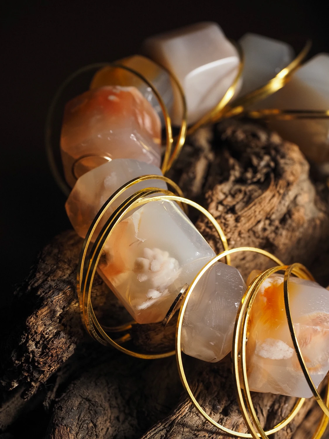 Браслет женский из Сакурового Агата