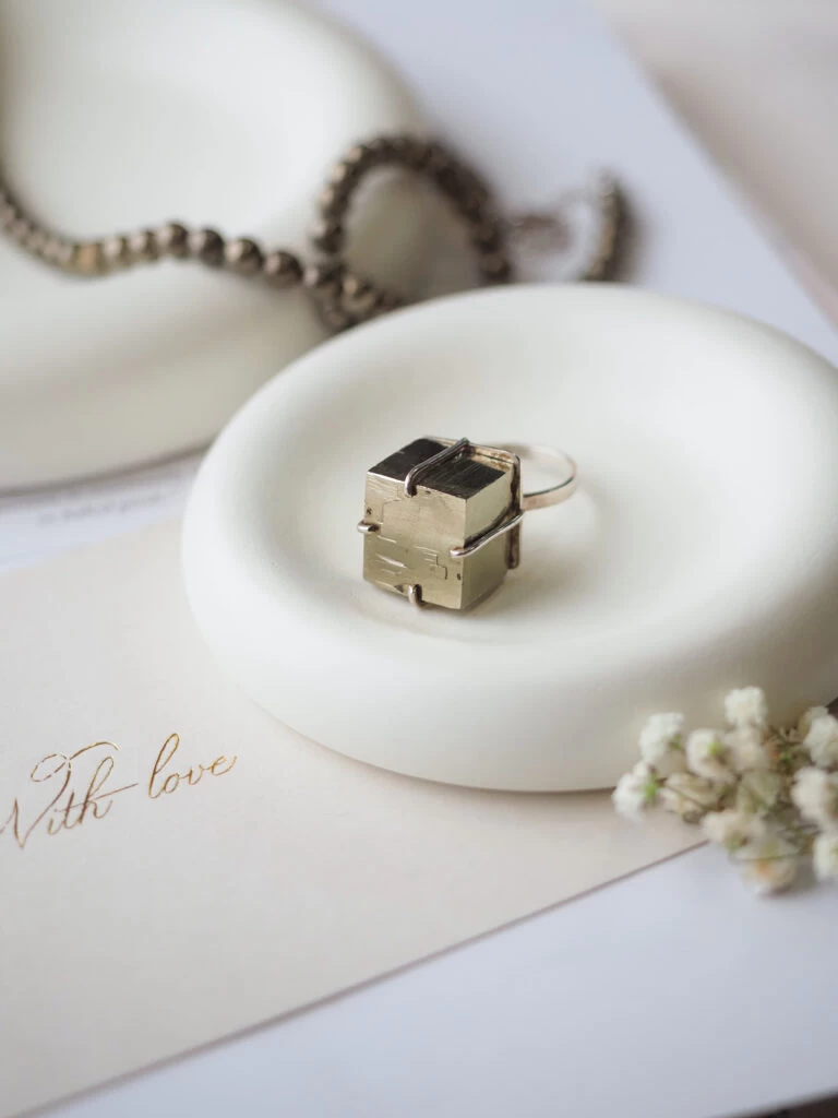 Кольцо из Пирита