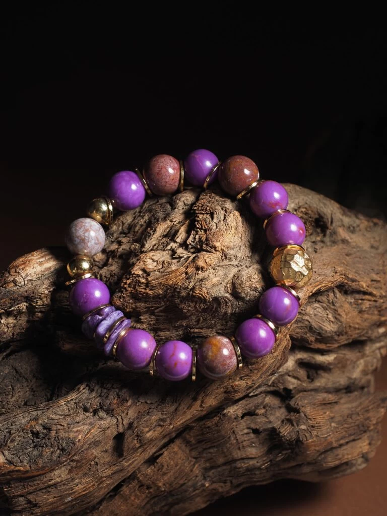 Браслет женский из Фосфосидерита, Яшмы и Чароита