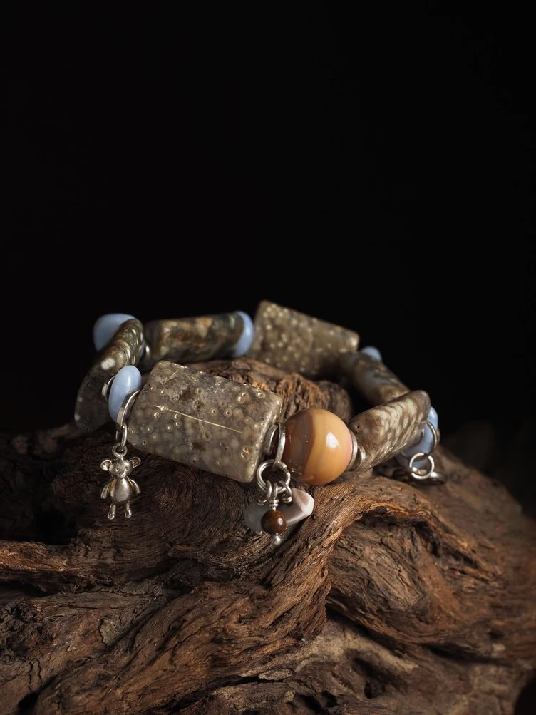 Браслет женский из Агата, Коралла и Сапфирина