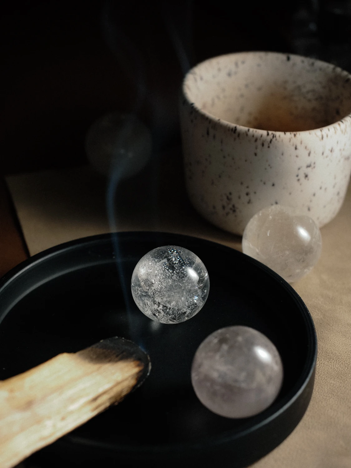 Каменный шар из Горного хрусталя