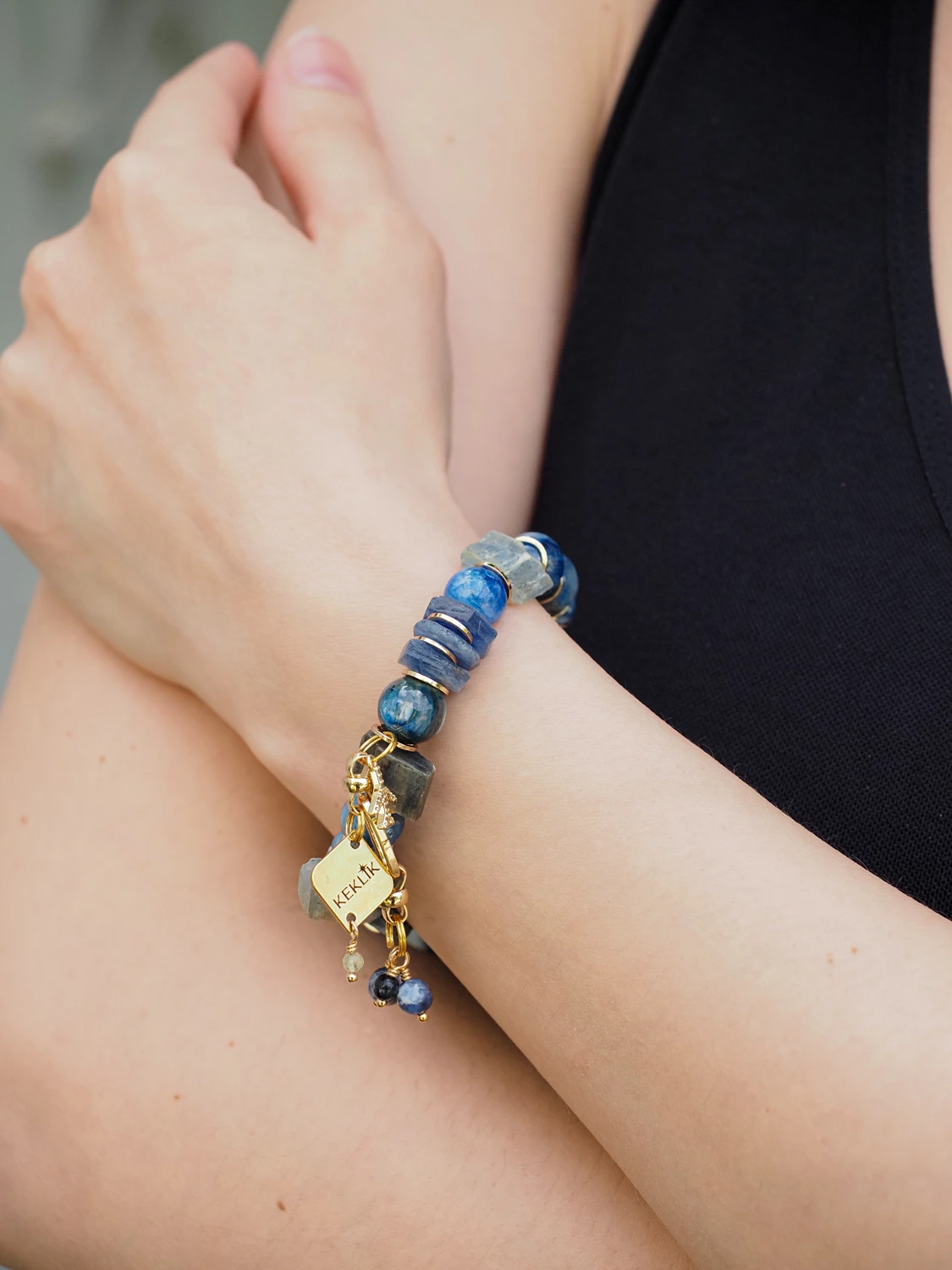 Браслет женский из Кианита