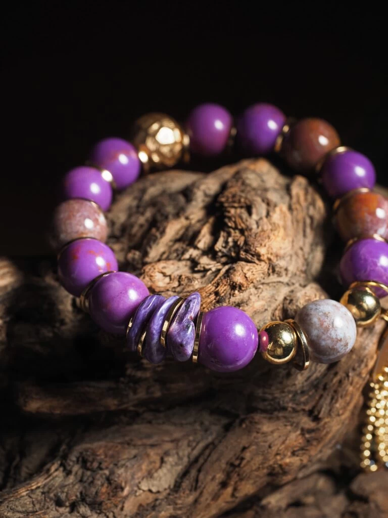 Браслет женский из Фосфосидерита, Яшмы и Чароита