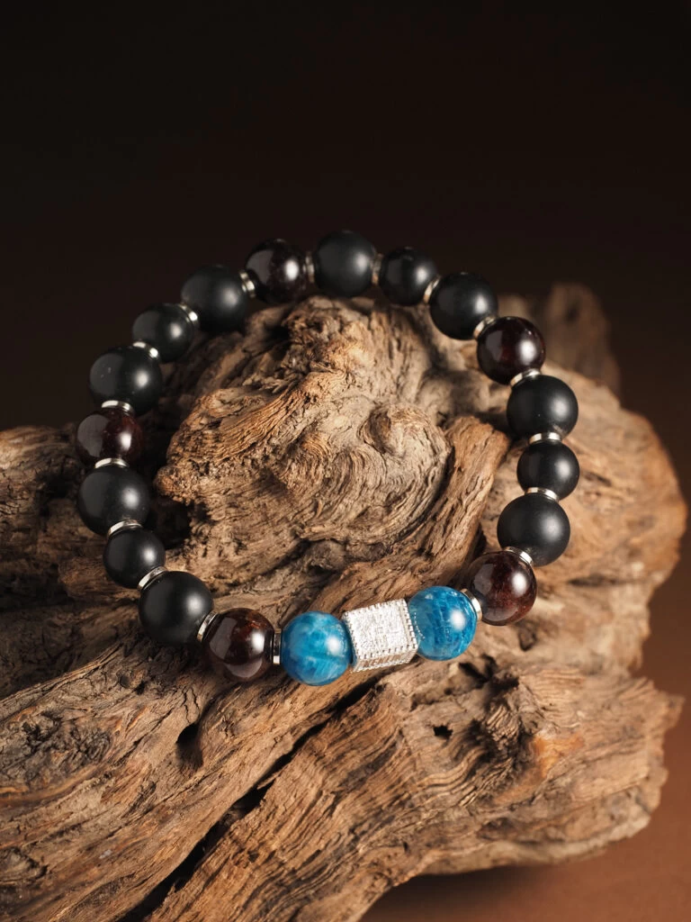 Браслет лаконичный из Апатита, Граната и Шунгита