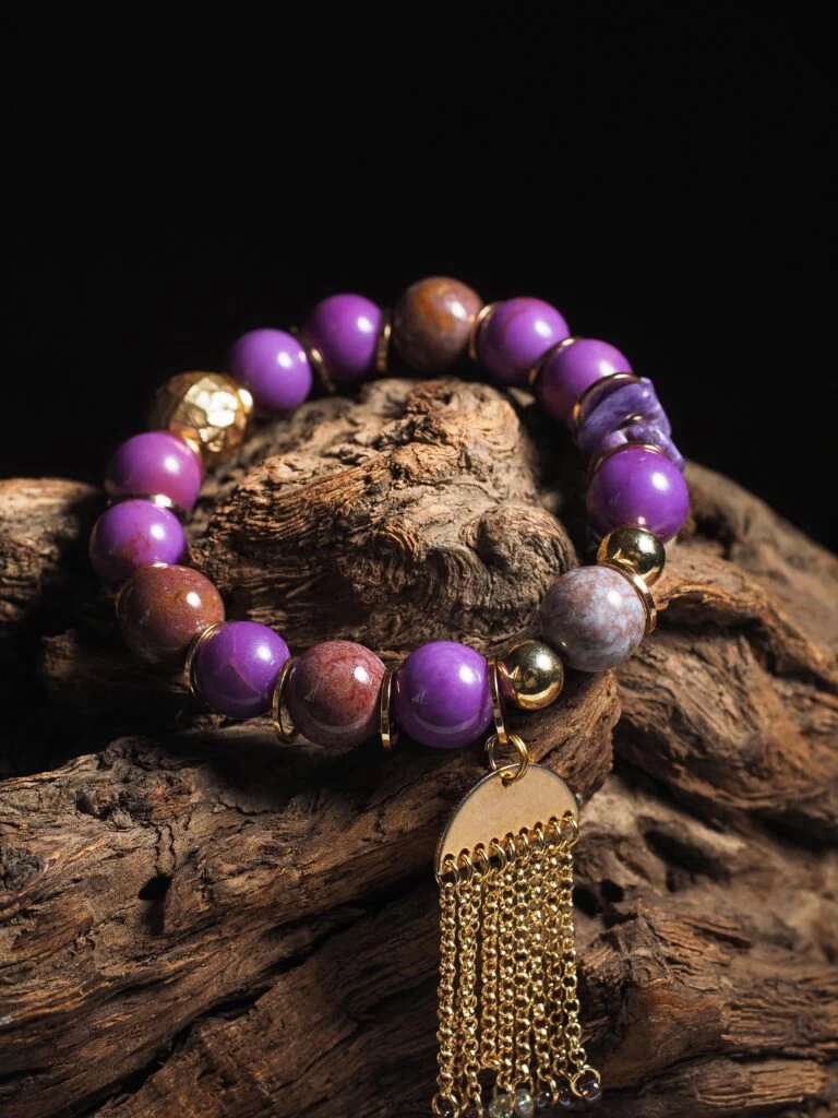 Браслет женский из Фосфосидерита, Яшмы и Чароита