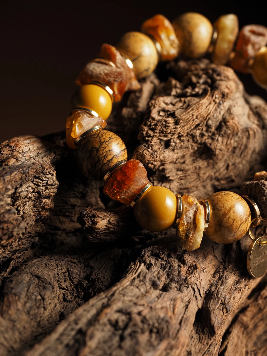 Браслет лаконичный для 19-го числа рождения