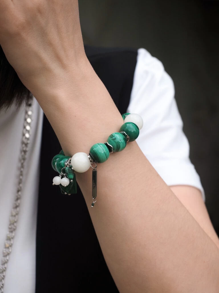 Браслет женский из Малахита и Белого Нефрита