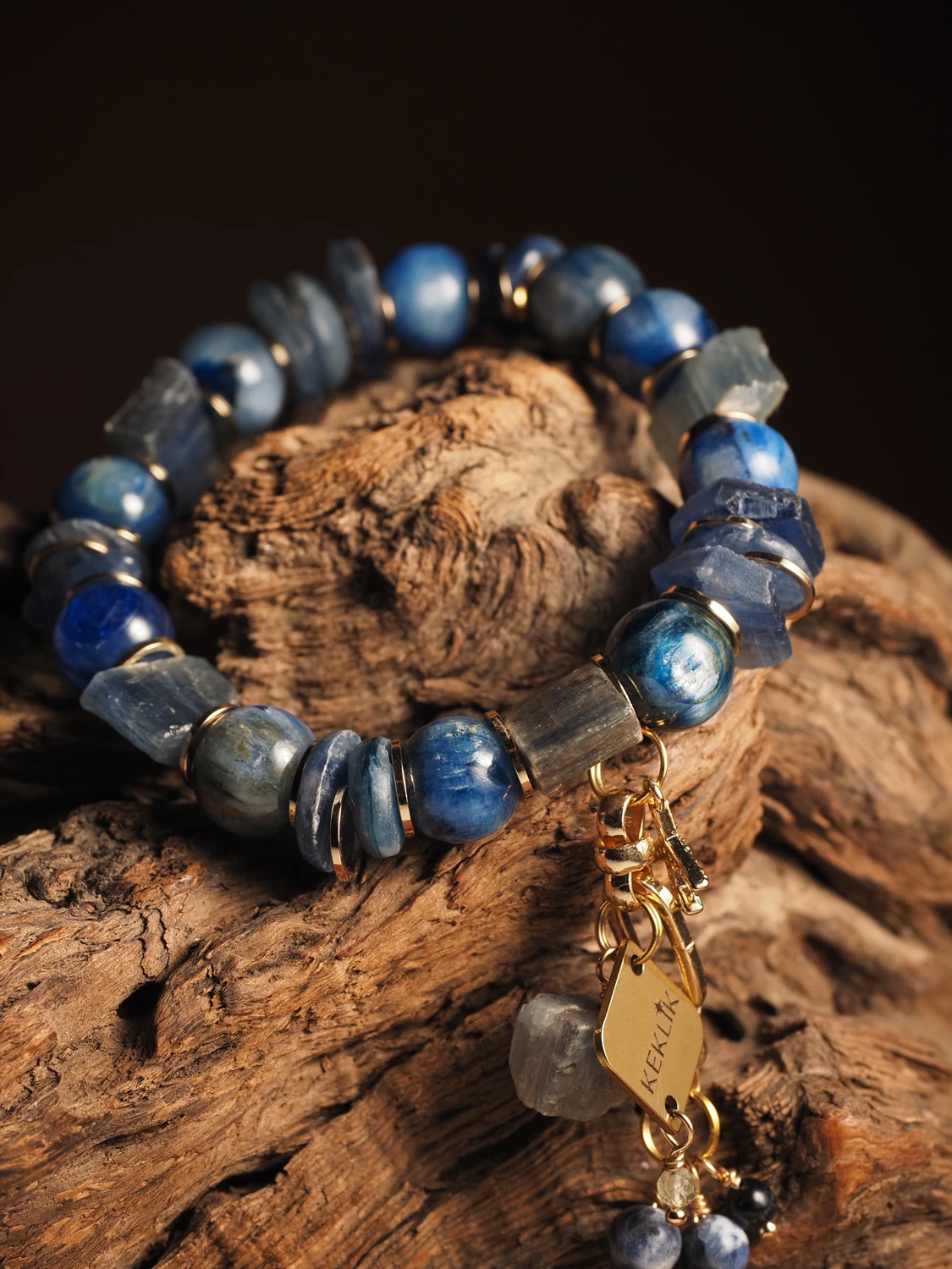 Браслет женский из Кианита