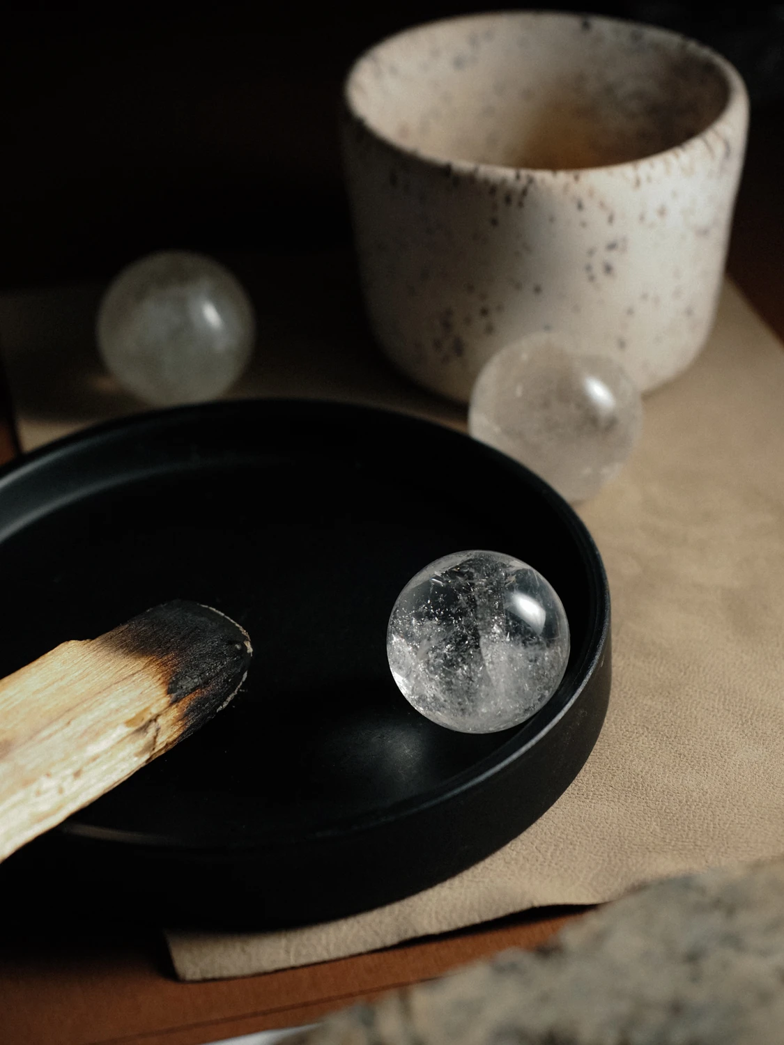 Каменный шар из Горного хрусталя