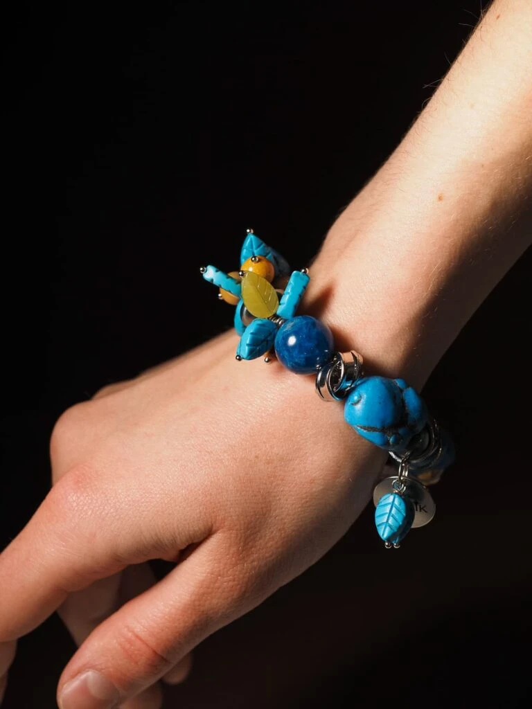 Браслет женский из Бирюзы, Апатита и Яшмы