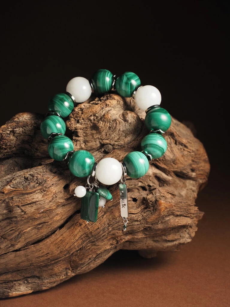 Браслет женский из Малахита и Белого Нефрита