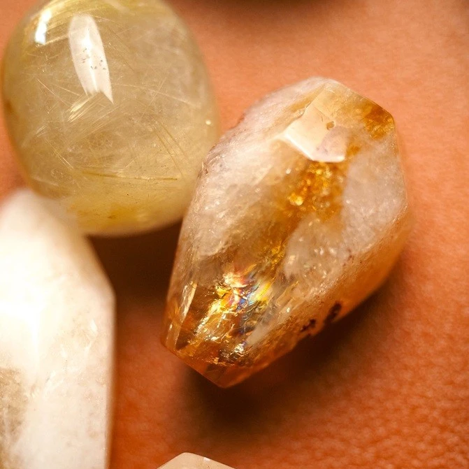 Книга «100 камней»