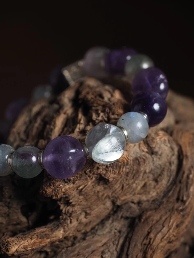 Браслет лаконичный из Лабрадора, Аметиста и Флюорита