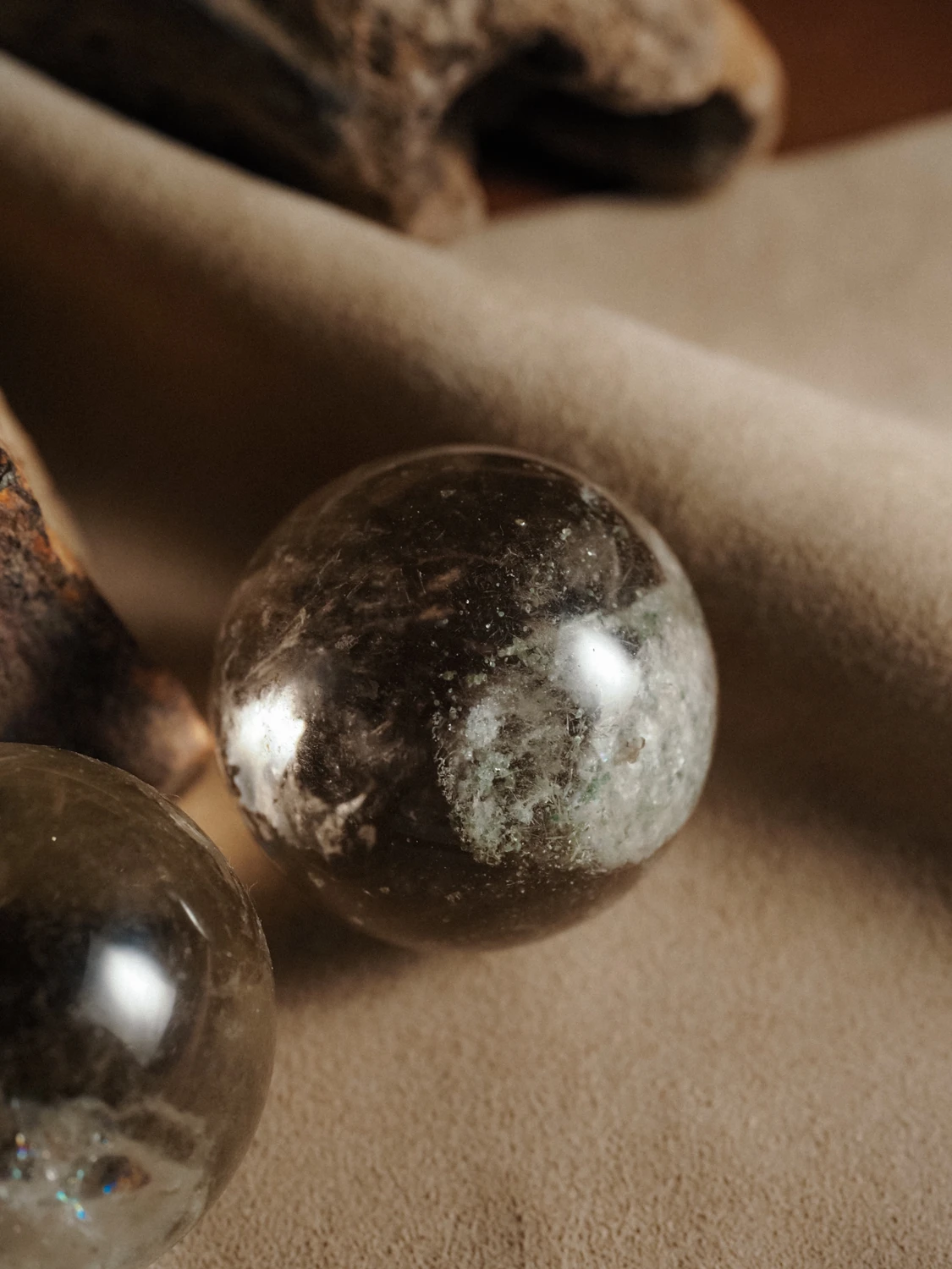 Каменный шар из Раухтопаза