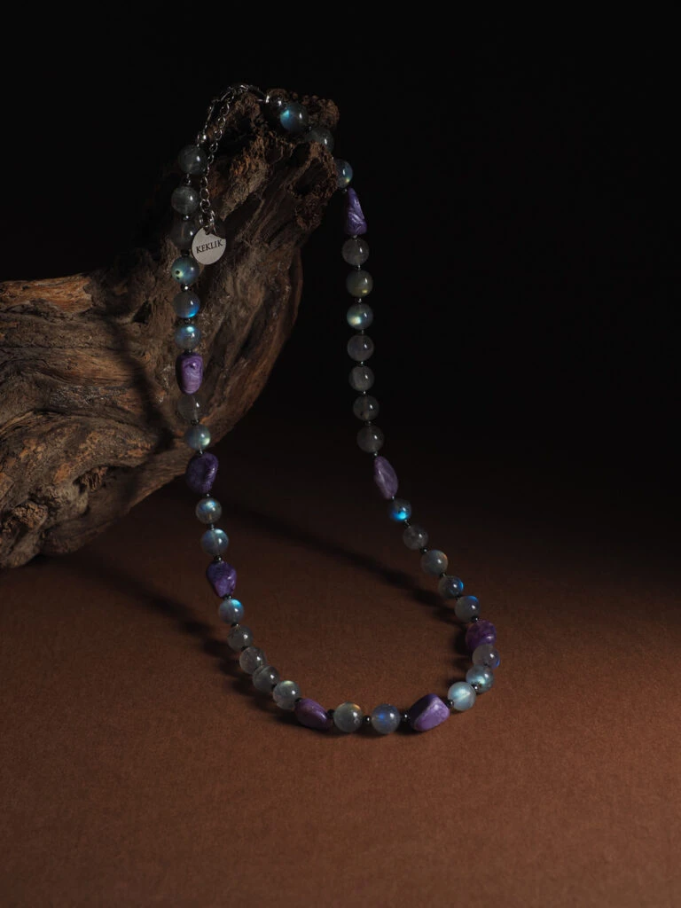 Чокер женский из Чароита и Лабрадора