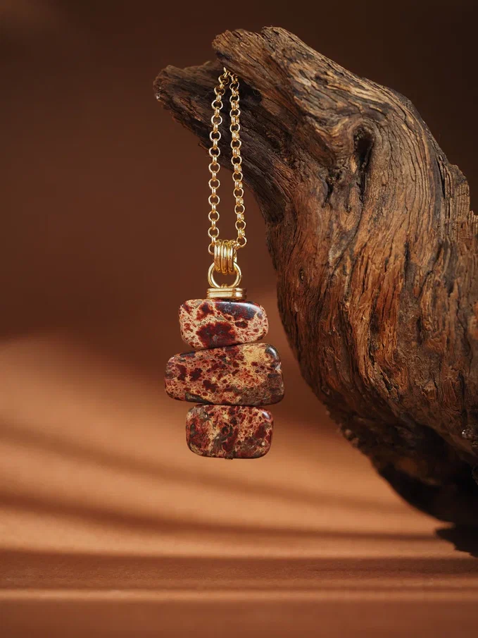 Подвеска из Яшмы