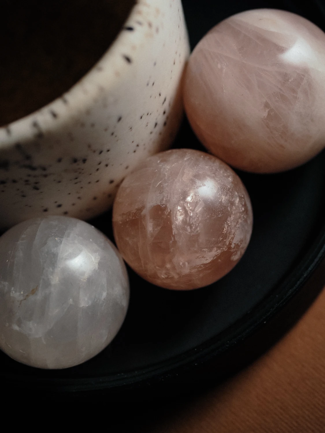 Каменный шар из Розового Кварца