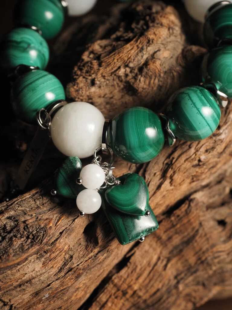 Браслет женский из Малахита и Белого Нефрита