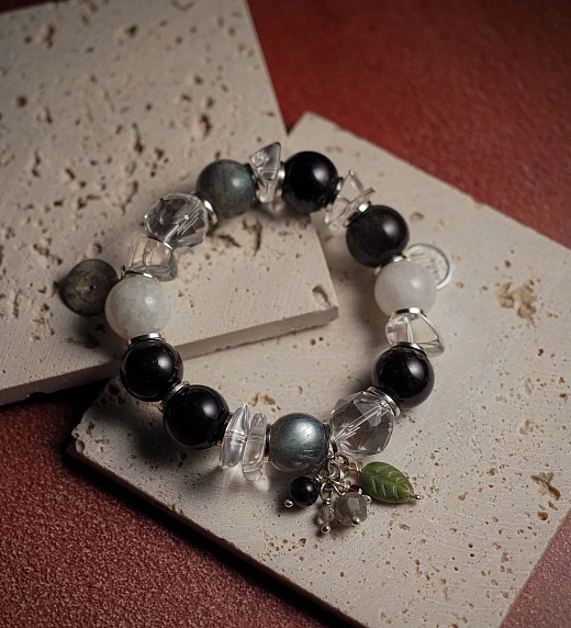 Браслет женский из Горного хрусталя, Граната, Лабрадора, Обсидиана и Лунного камня