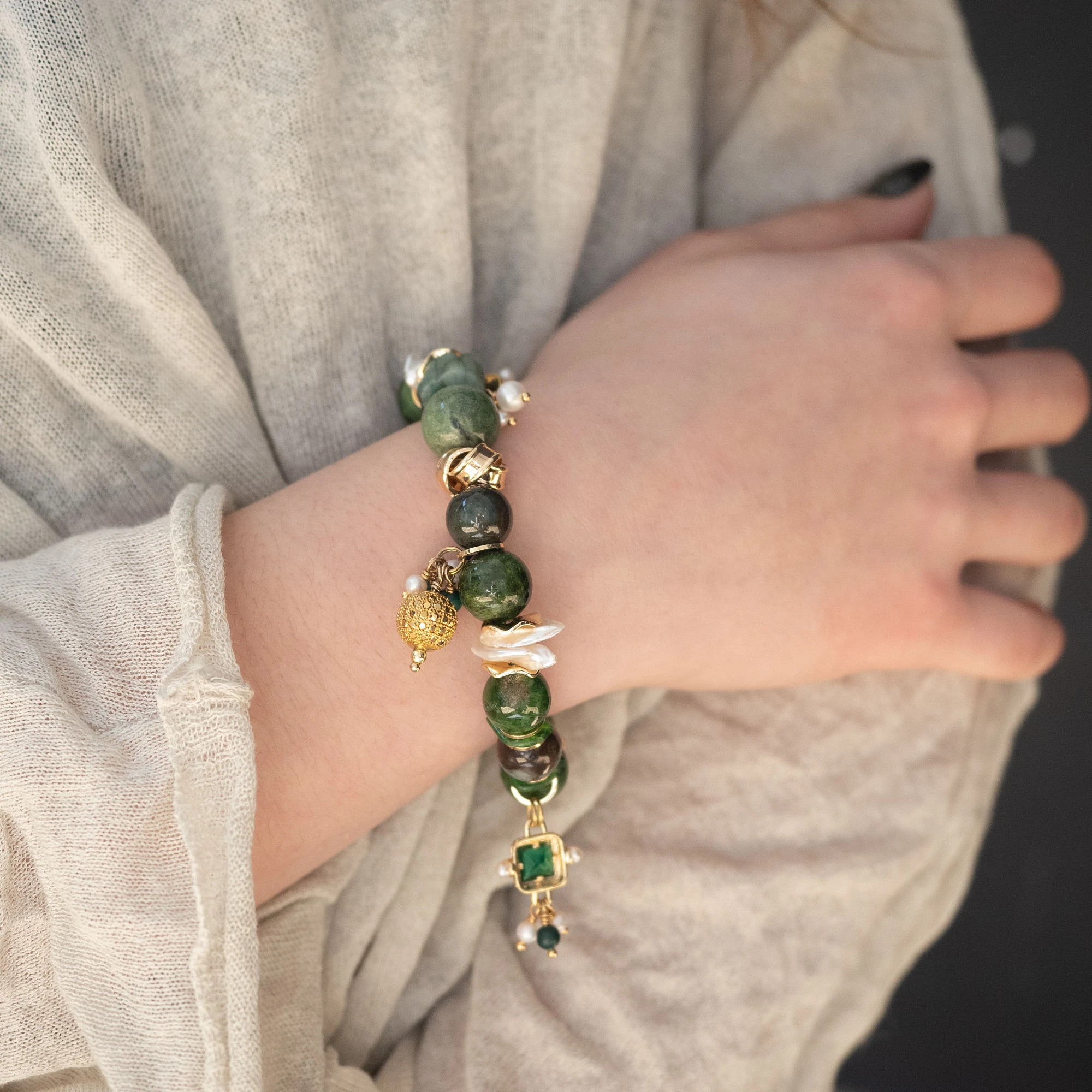 Браслет из Изумруда и Жемчуга женский