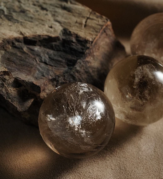 Каменный шар из Раухтопаза