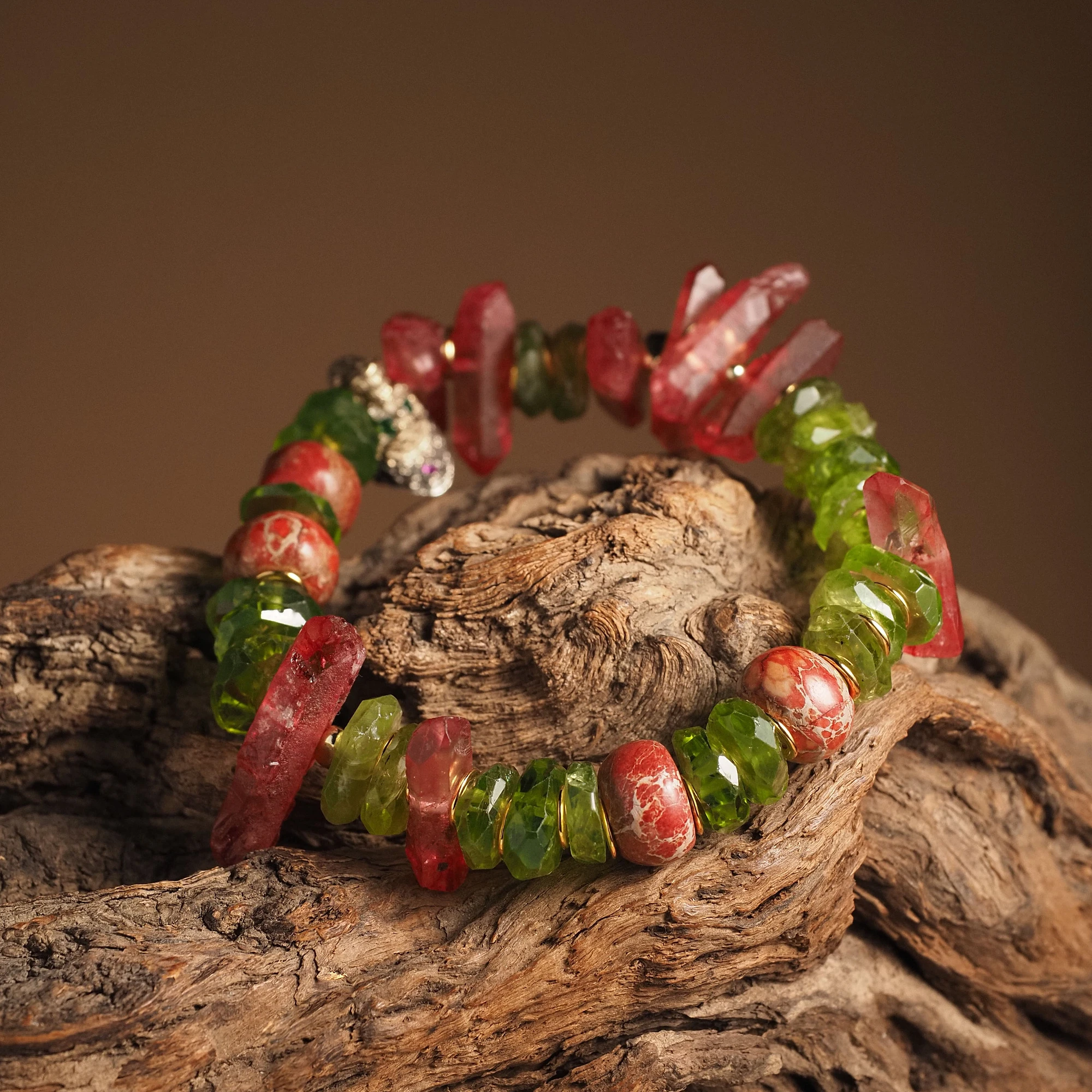 Браслет женский из Хризолита, Варисцита и Кварца