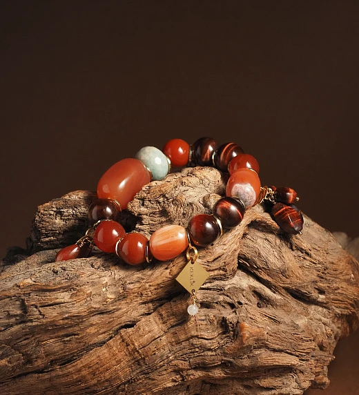 Браслет женский из Амазонита, Бычьего глаза и Сердолика