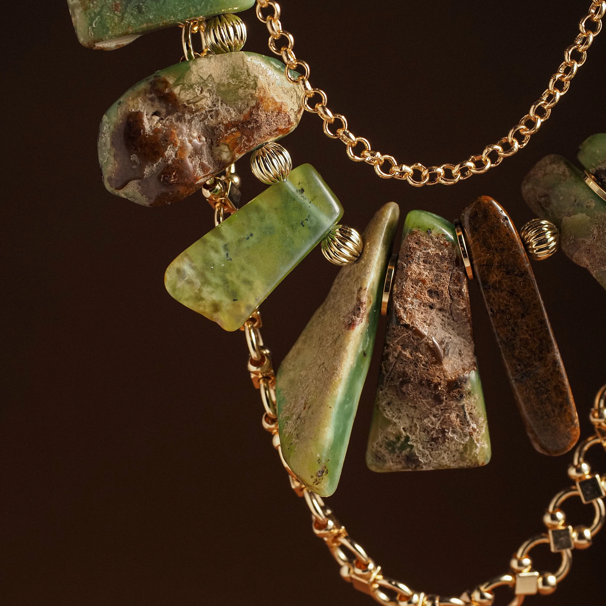 Чокер женский из Хризопраза