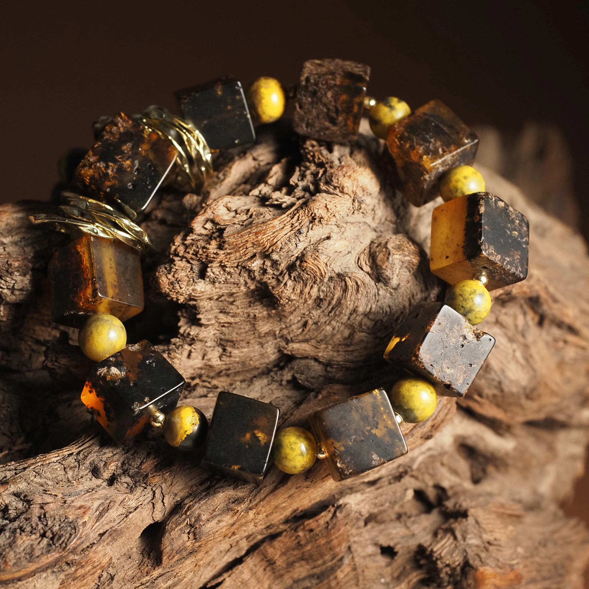 Браслет женский из Янтаря и Яшмы