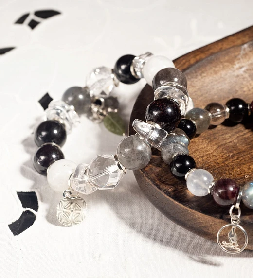 Браслет женский из Горного хрусталя, Граната, Лабрадора, Обсидиана и Лунного камня