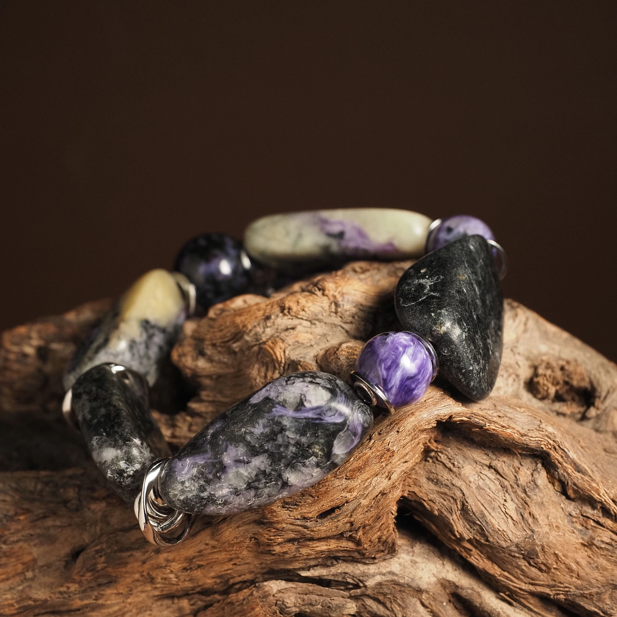 Браслет женский из Чароита