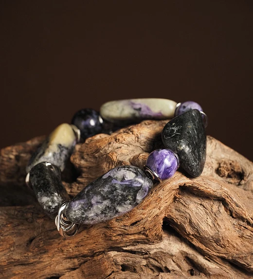 Браслет женский из Чароита