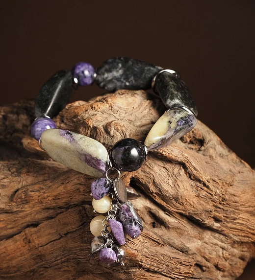 Браслет женский из Чароита