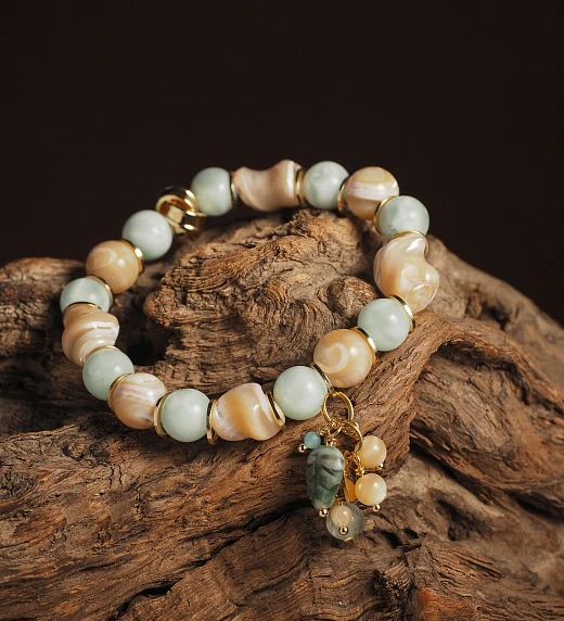 Браслет женский из Диопсида и Перламутра