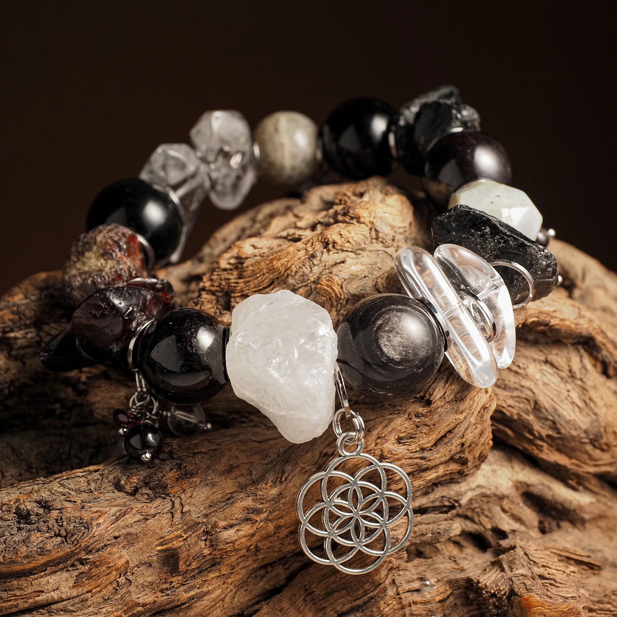 Браслет женский из Горного хрусталя, Граната, Лабрадора, Мориона и Обсидиана