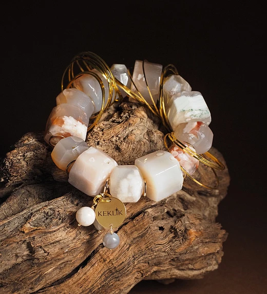 Браслет женский из Сакурового Агата