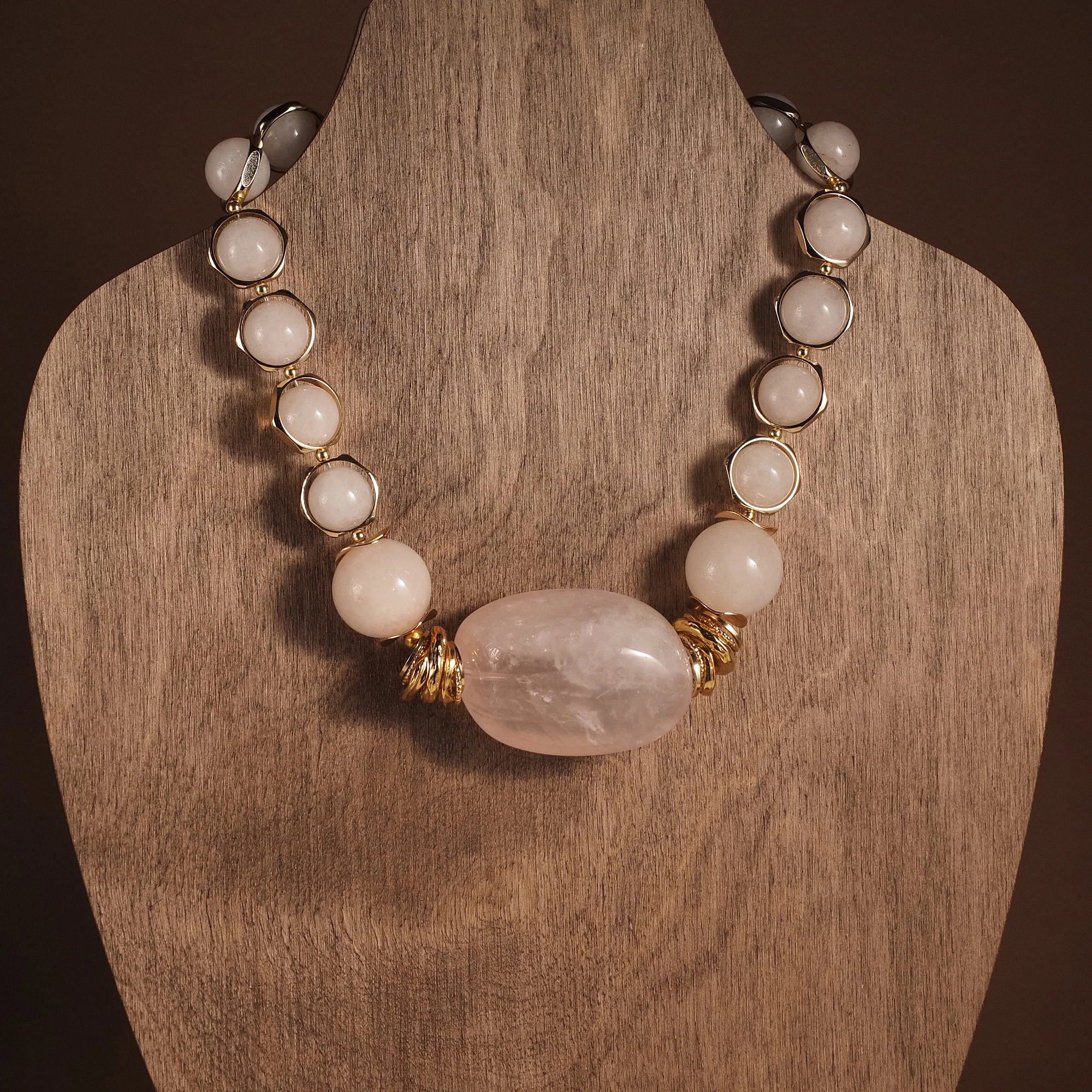 Чокер женский из Розового кварца №1