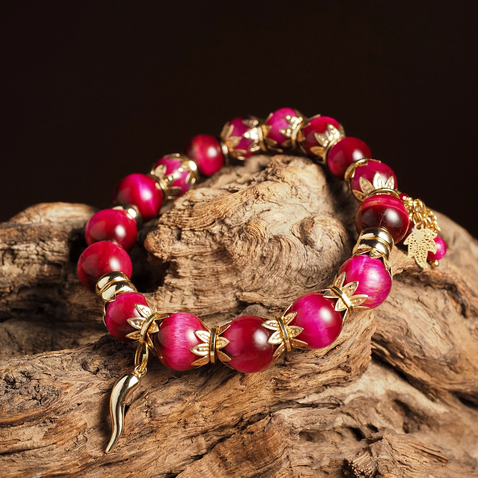 Браслет женский из тонированного Тигрового глаза